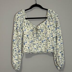 Abercrombie‎ & Fitch Long Sleeve Cropped Floral Top Size S